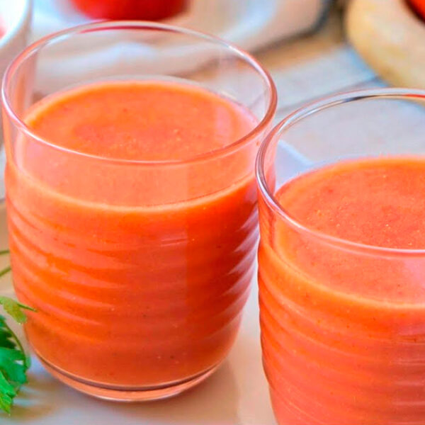 Vaso de gazpacho (en temporada)